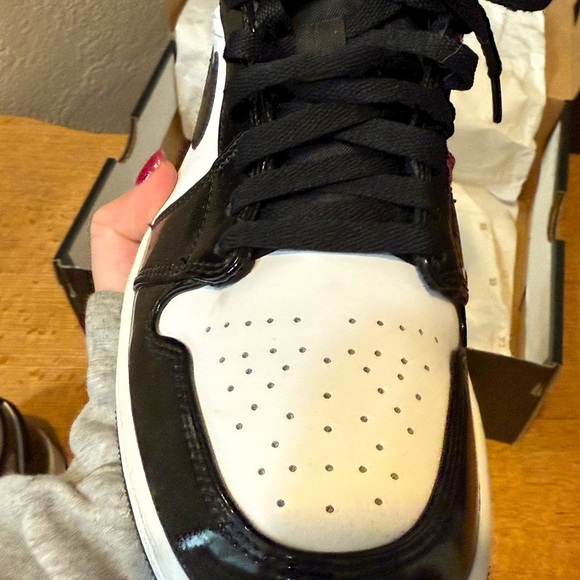 NIKE AIR JORDAN 1 RETRO MID BLACK & WHITE MEN’S SZ 7.5 ECU main image 9